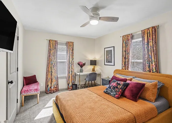Holiday home Cozy 2br Near Ohio State - Private Yard - Parking Columbus