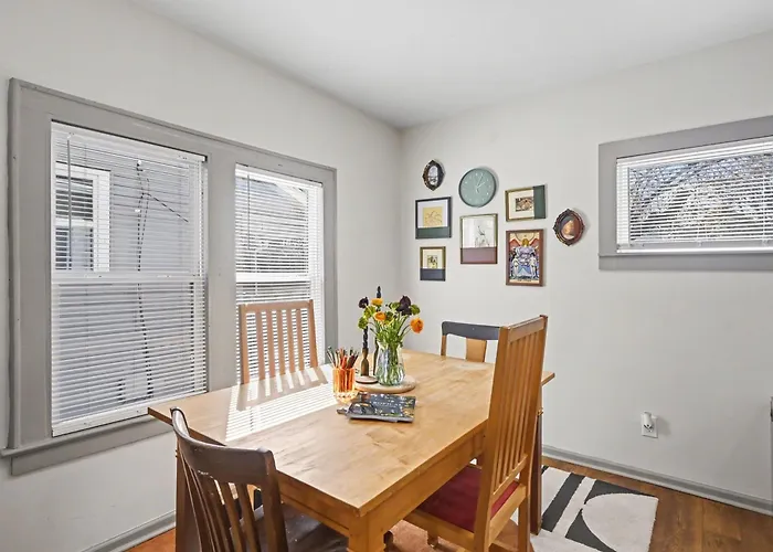 Cozy 2br Near Ohio State - Private Yard - Parking Holiday home *