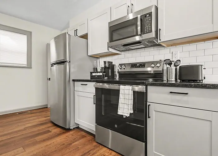 Cozy 2br Near Ohio State - Private Yard - Parking Holiday home Columbus