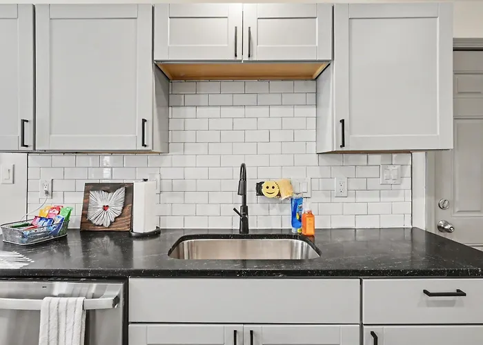 Cozy 2br Near Ohio State - Private Yard - Parking Columbus