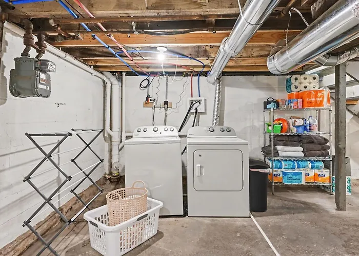 Cozy 2br Near Ohio State - Private Yard - Parking Columbus