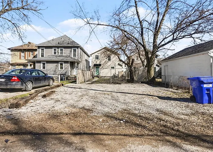 Holiday home Cozy 2br Near Ohio State - Private Yard - Parking